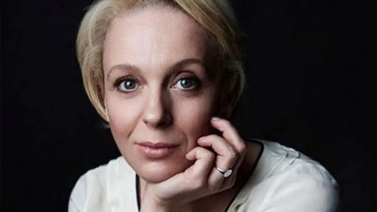 Amanda Abbington 