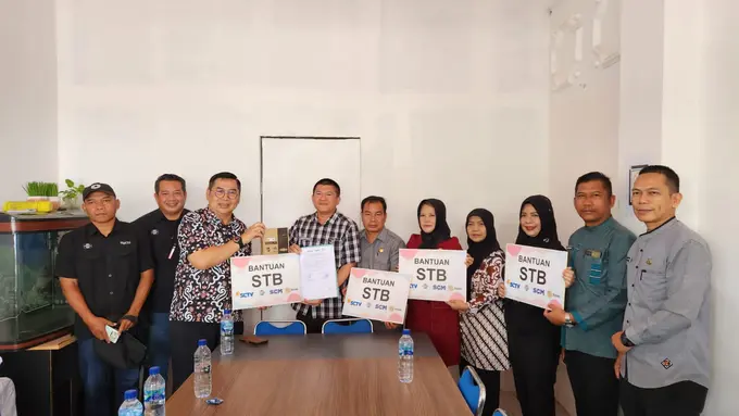 SCM Emtek Bagikan STB Gratis untuk Warga Palembang, Banjarmasin dan Denpasar