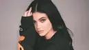 “Kylie ingin melakukan hal yang sama, dengan gaya dan kreatifitasnnya sendiri untuk membagikan kabar spesial ini ke khalayak. Kylie telah melakukan diskusi dengan sejumlah pakar dan seniman,” tambah sumber.  (Instagram/kyliejenner)