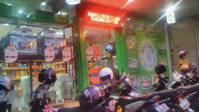 Intisari Bakers Mart