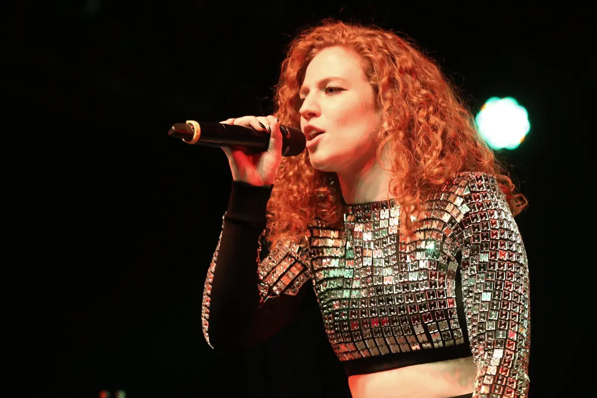 [Bintang] Jess Glynne
