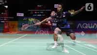 Anthony Sinisuka Ginting melaju ke Final Indonesia Open 2023 usai menang dua set langsung melawan Li Shi Feng (China) 21-17, 21-15. (Liputan6.com/Herman Zakharia)