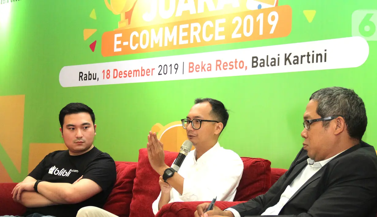 Country Brand Manager Shopee Rezki Yanuar saat menjadi pembicara dalam diskusi Juara E-commerce 2019 di Jakarta, Rabu (18/12/2019). Diskusi membahas gambaran mengenai dinamika industri e-commerce dalam negeri dan kemudahan di zaman yang serba cepat dan instan. (Liputan6.com/HO/Lambang)