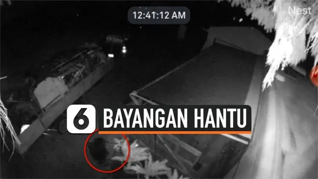 Peristiwa menyeramkan terekam kamera CCTV. Menunjukkan seorang wanita diikuti bayangan yang diduga hantu ketika sedang menyirami tanaman di halaman rumahnya.