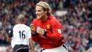 2. Diego Forlan - Kesempatan bermain yang jarang didapat membuat Diego Forlan memilih hengkang dari Old Trafford pada 2004 menuju Villareal dan menjadi Topskorer La Liga dengan 25 gol di musim perdananya. (AFP/Paul Barker)