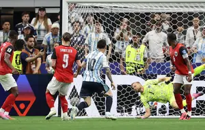 2 Gol Lionel Messi Pecahkan Rekor Piala Dunia, Argentina ke 32 Besar