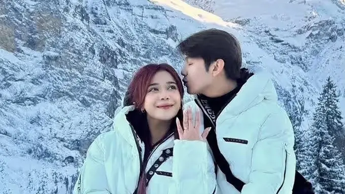 Brisia Jodie Dilamar Jonathan Alden di Hamparan Salju Swiss