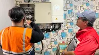 PT Pertamina (Persero) memasang 12 modul panel surya di rumah produksi dan kemasan UMKM Gapoktan Pantai Barokah di Dusun Pasir Putih, Desa Sukajaya, Kecamatan Cilamaya Kulon, Kabupaten Karawang.