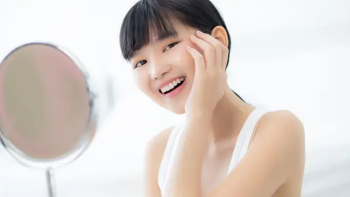 10 Perawatan Kulit Kering dan Sensitif yang Mudah Dilakukan Sehari-hari