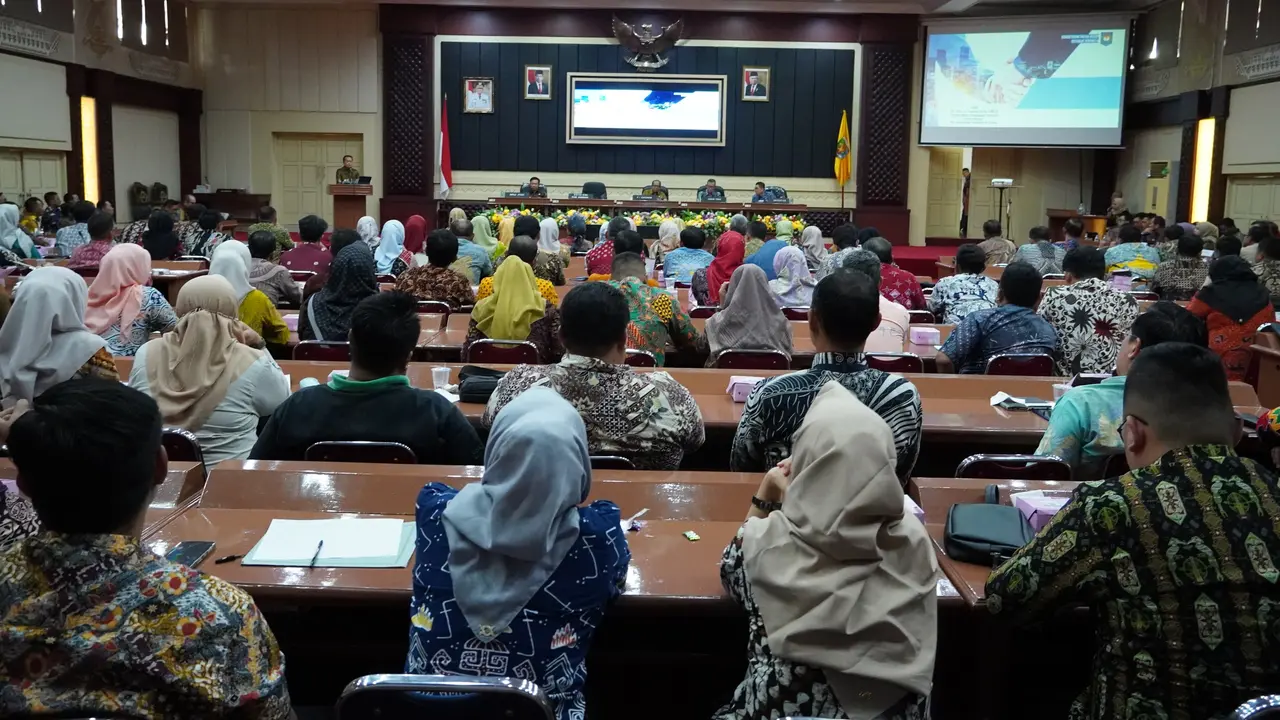 Pj Gubernur Lampung, Samsudin membuka kegiatan sinkronisasi arah kebijakan nasional dan daerah untuk penyusunan APBD 2025. Foto : (Istimewa).