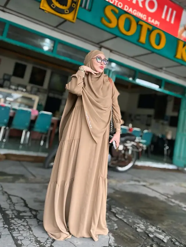Model Gamis Pilihan Angelina Sondakh/Foto via Instagram @angelinasondakh09