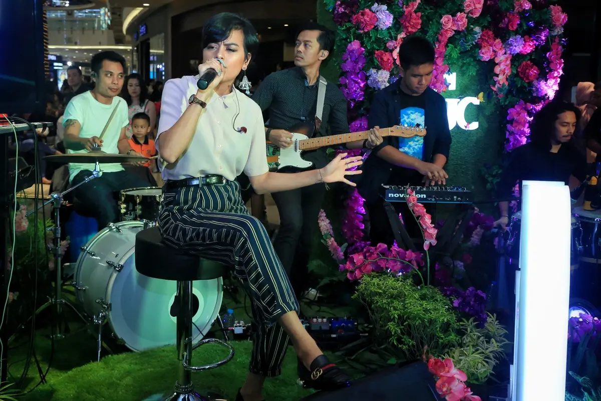 [Bintang] Eva Celia