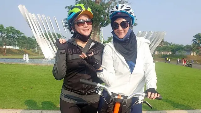 Dina Lorenza dan Cut Keke