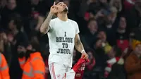 Gabriel Jesus dari Arsenal merayakan setelah mencetak gol keempat timnya selama pertandingan Liga Inggris antara Arsenal dan Aston Villa di London, Rabu (31-12-2025) dini hari WIB. (Foto AP/Alastair Grant)