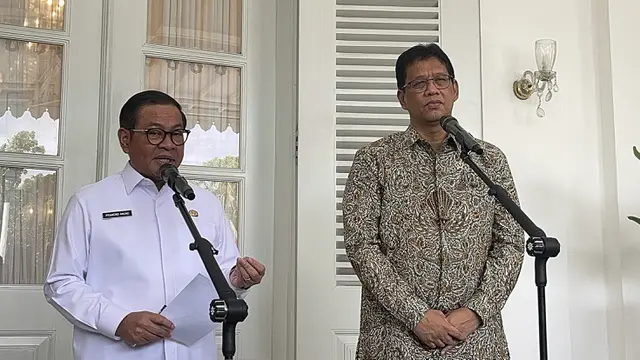 Gubernur DKI Jakarta Pramono Anung bertemu dengan Menteri Keuangan (Menkeu) Purbaya Yudhi Sadewa di Balai Kota DKI Jakarta.