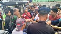 Proses evakuasi korban pesawat TNI AU Super Tucano di Pasuruan. (Foto: BPBD Pasuruan)