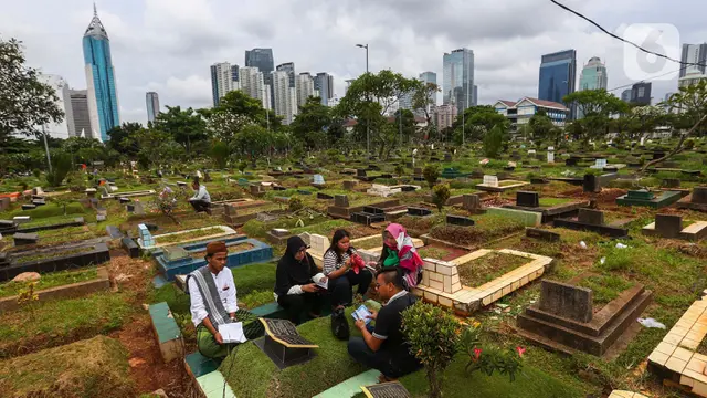 Tradisi Ziarah Kubur Jelang Ramadan