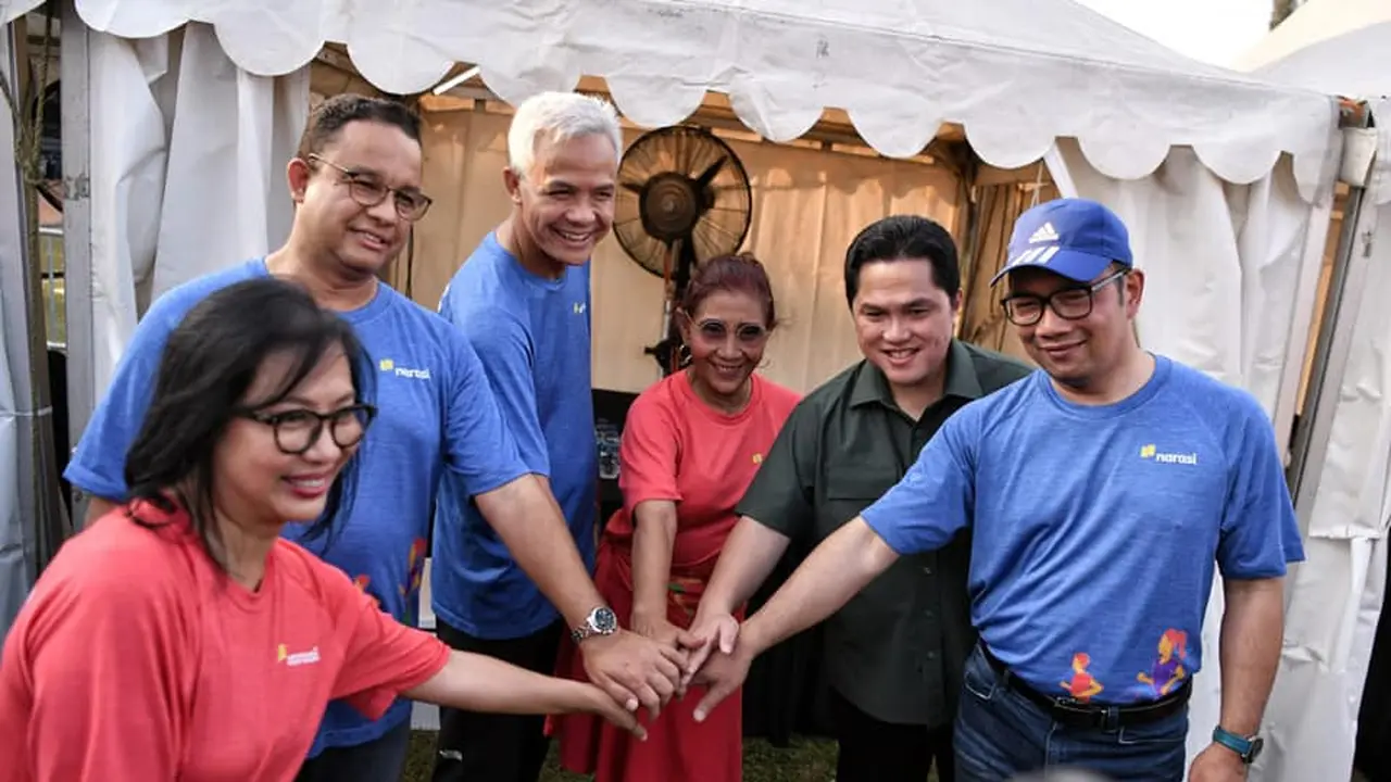 Susi Pudjiastusi dan Anies Baswedan Lomba 17 Agustusan
