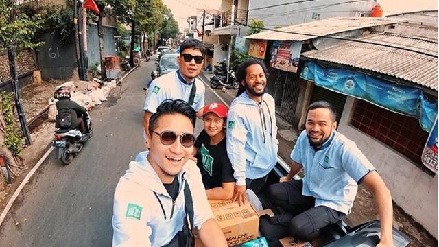 Sebut Rambut Barunya Mirip Nobita, Ini 6 Potret Terbaru Rizal Armada