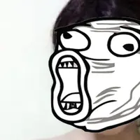 Dia cowok tapi doyan dandan dan menyebut dirinya 'shemale' alias banci. LGBT bekasi ini langsung bikin geger. Netizen mendoakan dia insyaf.