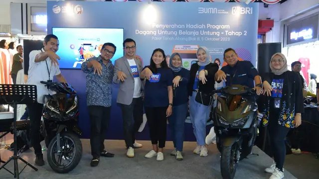 BRI Bagi Hadiah Undian Promo di Pasar Tanah Abang