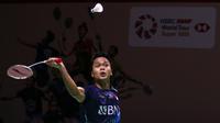 Tunggal putra Indonesia, Anthony Sinisuka Ginting, lolos ke semifinal Indonesia Open 2023 di Istora, Jakarta, Jumat (16/6/2023). (Bola.com/Bagaskara Lazuardi)