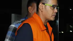Fahmi Darmawansyah ditetapkan tersangka oleh KPK dengan tiga tersangka lainnya terkait kasus dugaan suap proyek pengadaan monitoring satelit di Bakamla yang dibiayai APBN-P 2016 di Gedung KPK, Jakarta, Selasa (27/12). (Liputan6.com/Helmi Afandi)