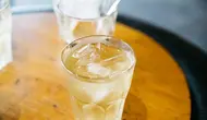 Minum Es Saat Musim Hujan, Aman atau Justru Picu Flu?
