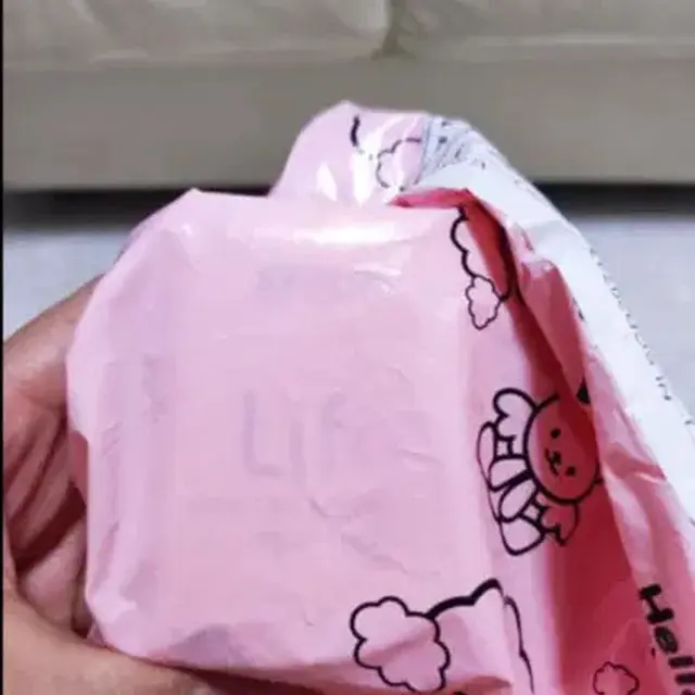 Beli TV Ukuran 32 Inci Secara Online, Pria Ini Malah Apes Dikirimkan Sekotak Tisu