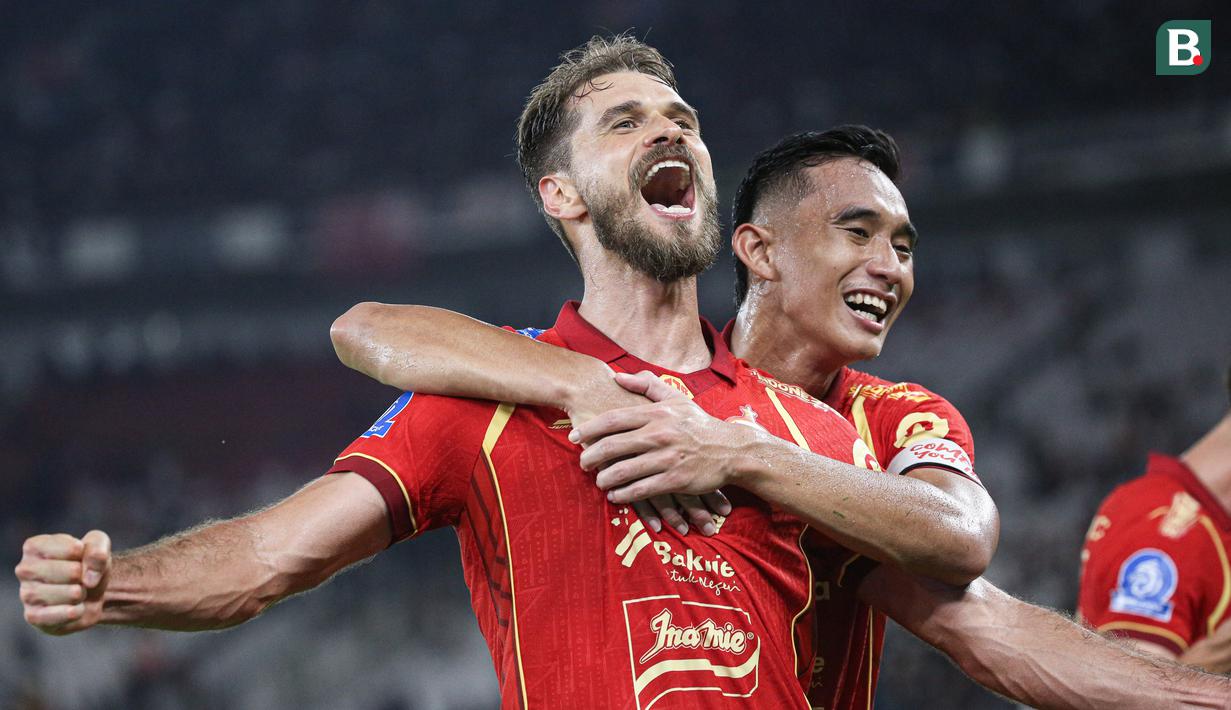 Selebrasi gol debut Paulo Ricardo bersama Persija Jakarta saat melawan Persis Solo pada laga pekan ke-30 BRI Super League musim ini di Stadion Utama Gelora Bung Karno (SUGBK), Jakarta, Senin (27/04/2026) malam WIB. (Bola.com/Abdul Aziz)