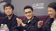 Afgan melakukan press conference jelang konser Dekade pada 19 Juli 2019. Pada press conference tersebut Afgan terlihat santai mengumumkan konser perayaan 10 tahunnya di dunia musik Indonesia. (KapanLagi.com/Nurwahyunan)