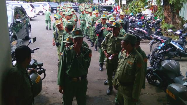 Beda Nasib Personel Hansip dan Linmas di Kota Malang