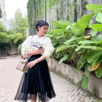 Buat tutorial makeup untuk bukber, Sabrina Chairunnisa tuai pujian saat kenakan hijab. (Instagram @sabrinachairunnisa_)