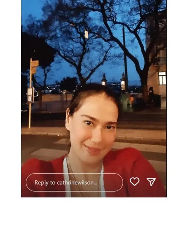 6 Potret Liburan Cathrine Wilson di Portugal, Penuh Bahagia