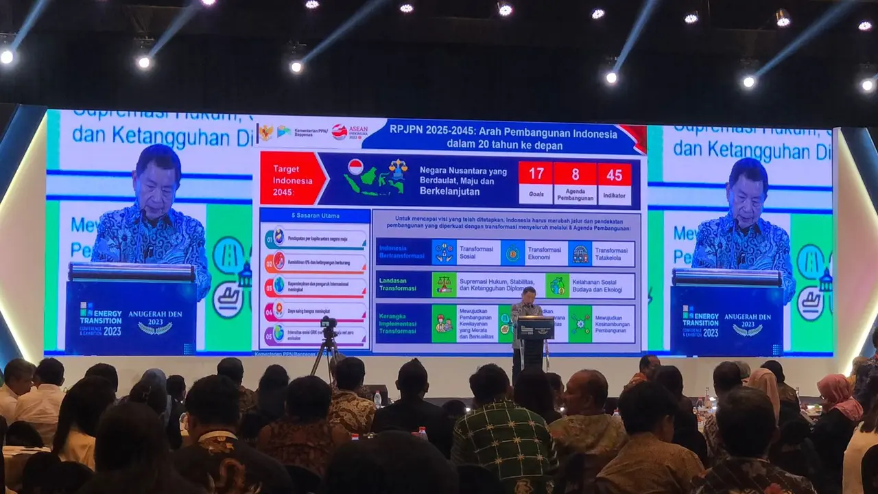 Menteri PPN/Kepala Bappenas, Suharso Monoarfa di acara Energy Transitions Conference & Exhibitions, di Hotel Bidakara, Jakarta, Rabu (18/10/2023). (Tira/Liputan6.com)