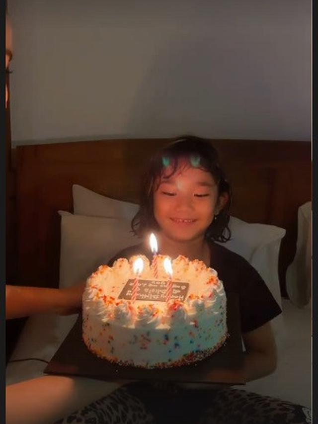Kejutan Ulang Tahun ke-8 Bilqis Putri Ayu Ting Ting (Foto: Instagram/@ayutingting92)