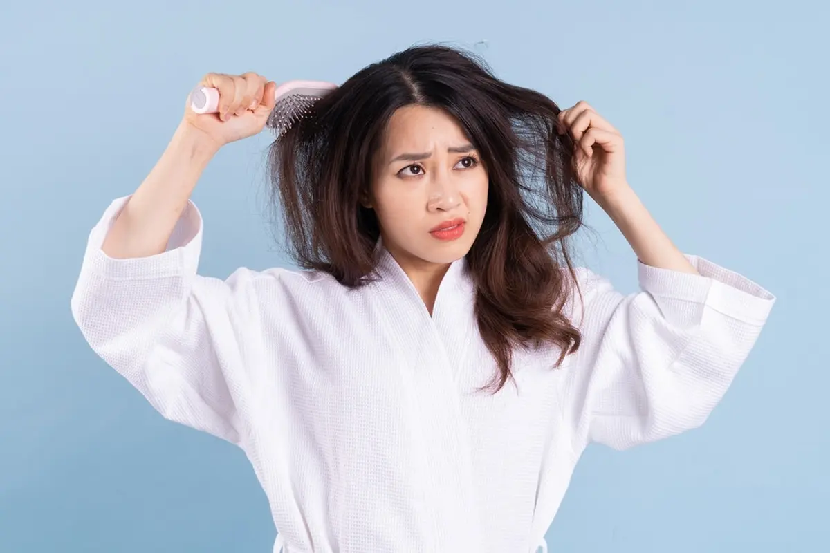 Sering Mengalami Rambut Kusut? Begini Cara Penanganan yang Tepat biar Nggak Mudah Patah dan Rontok