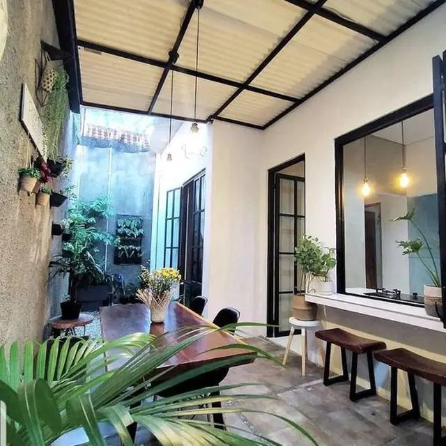 Ruang Makan Semi Outdoor Ala Cafe