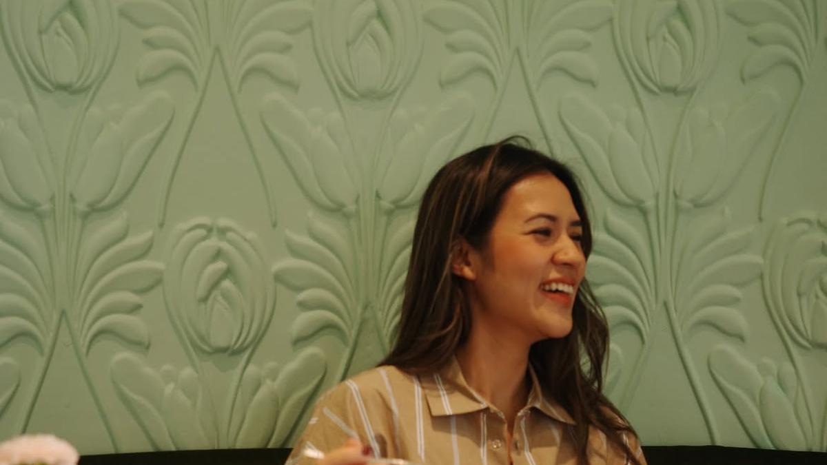 Raisa Unggah Foto Berdua, Sosok Pria Misterius Curi Perhatian