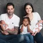 Sunny Leone, Daniel Weber dan anak-anak mereka [foto: instagram/sunnyleone]