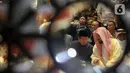 Imam Besar Masjid Nabawi, Syekh Ahmad bin Ali Al Hudhaify (kanan) berbincang dengan Imam Besar Masjid Istiqlal, KH Nasaruddin Umar sesaat sebelum menyampaikan khotbah Jumat di Masjid Istiqlal, Jakarta, Jumat (11/10/2024). (Liputan6.com/Herman Zakharia)