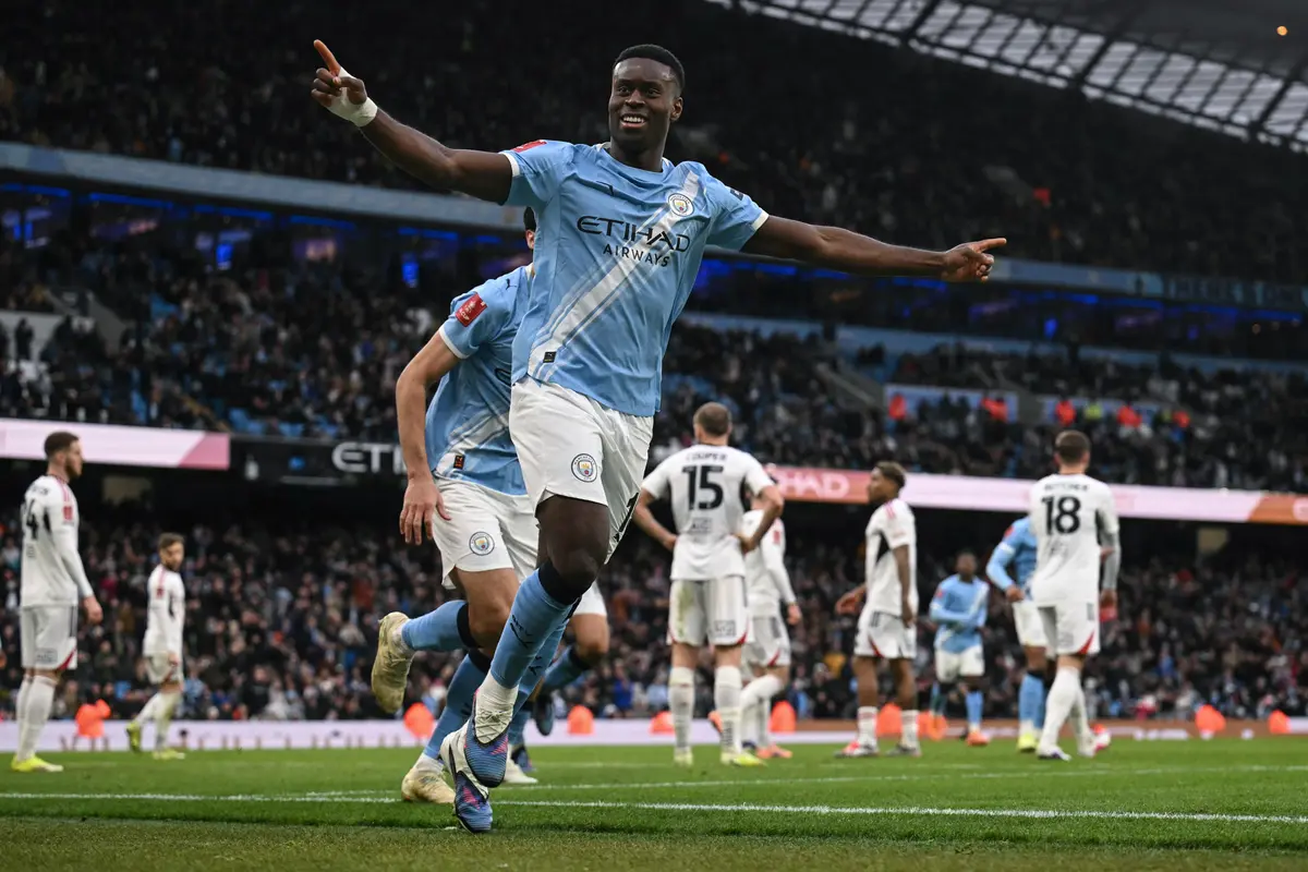 Selebrasi pemain Manchester City Marc Guehi saat melawan Salford di Piala FA