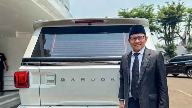 Menteri Koordinator Bidang Pemberdayaan Masyarakat (Menko PM) Abdul Muhaimin Iskandar saat menggunakan Maung Garuda sebagai kendaraan dinas. (Instagram @cakiminow)