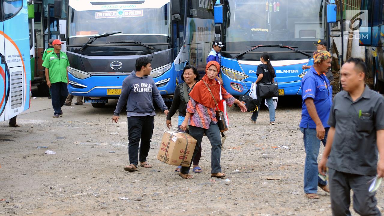 Calon Pemudik Padati Terminal Bayangan Pinang Ranti