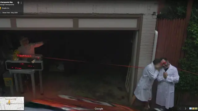 Momen Aneh di Google View Street