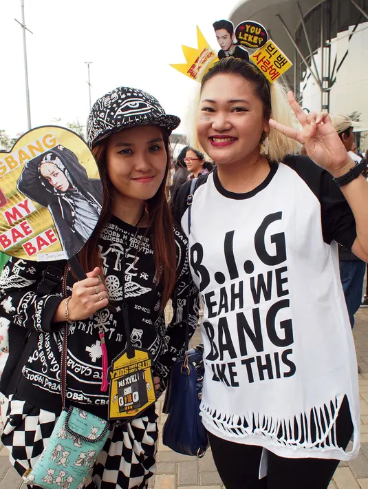 Menyambut penampilan BigBang, Para penggemar tentunya sudah menghafal beberapa lagu untuk bisa ikut bernyanyi bersama G-Dragon dan kawan-kawan. (Wimbarsana/Bintang.com)