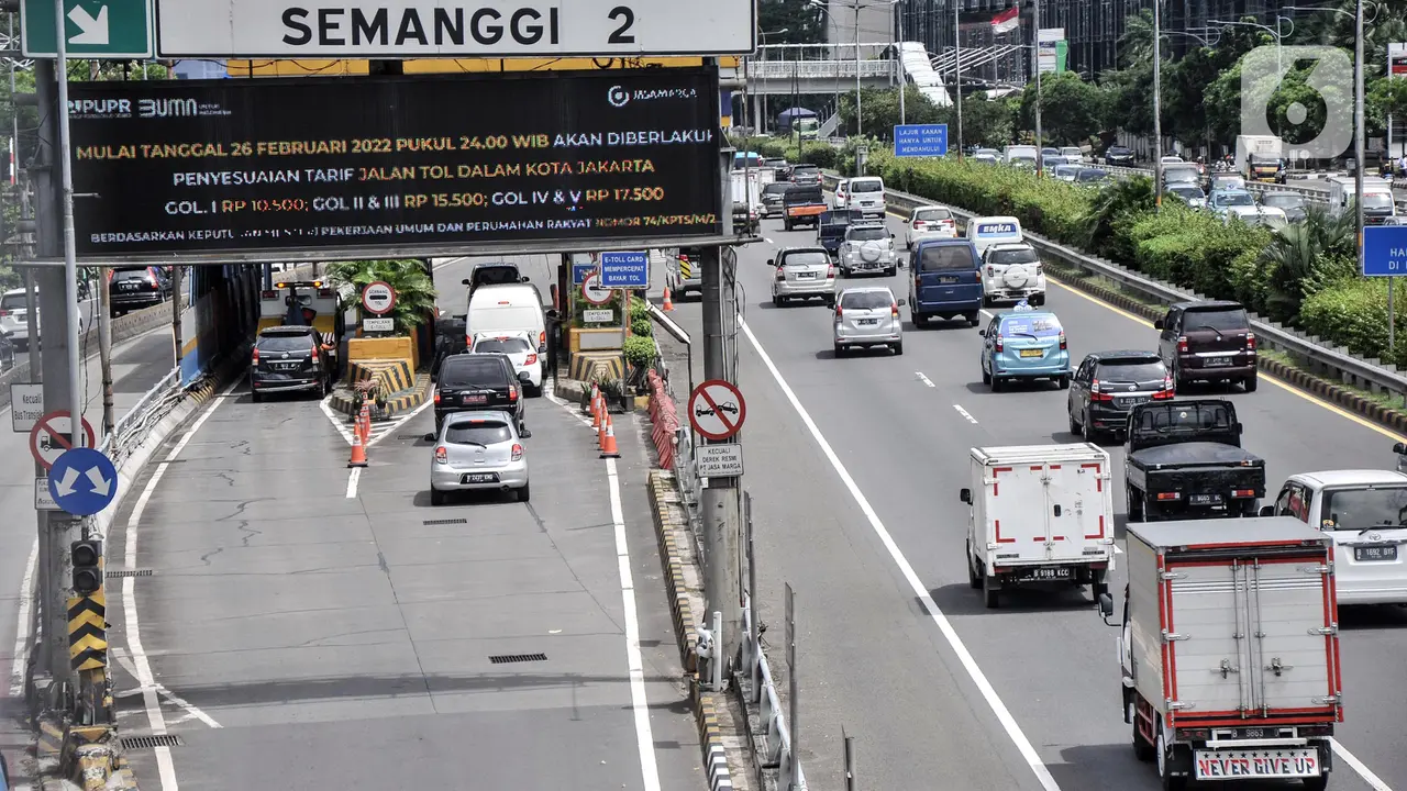 FOTO: Tarif Tol Dalam Kota Naik Rp 500 Mulai 26 Februari 2022