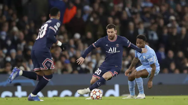 Foto: Lionel Messi Cs Kena Sembur, Manchester City Bungkam PSG di Liga Champions