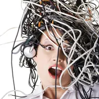 Begini cara termetal benerin kabel earphone yang suka melilit sana sini.