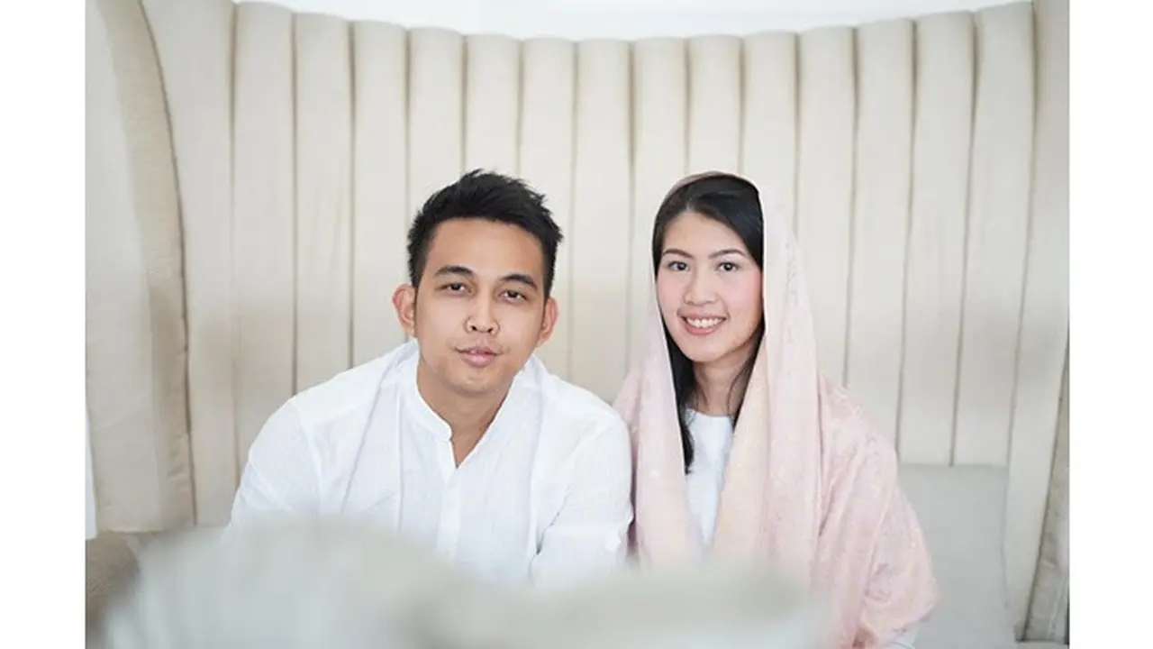 6 Momen Mesra Naga Eks Lyla Bareng Istri, Hamil Setelah 8 Tahun Menikah